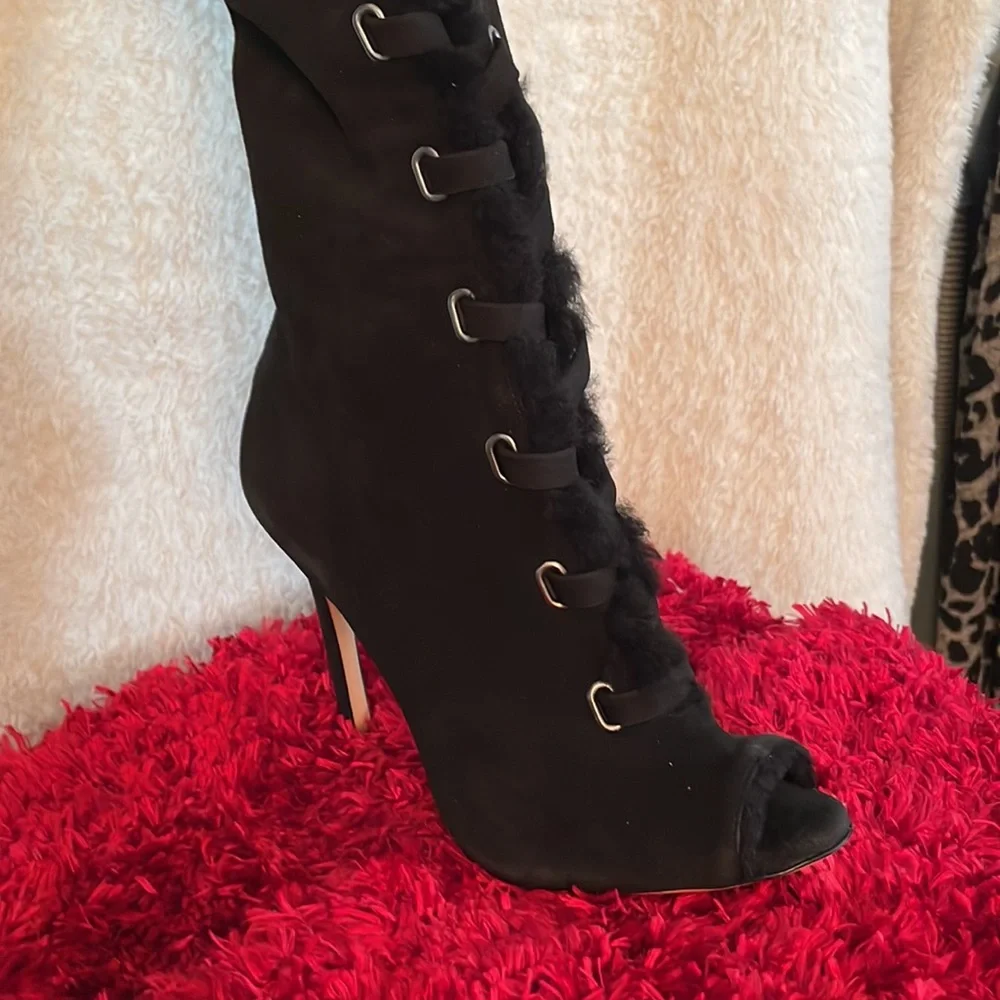 SCHULTZ. size 9B. High Style to the Knee. Black Boot - Picture 2 of 8
